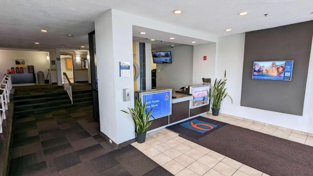 Motel 6-Framingham, MA - Boston West photo 1