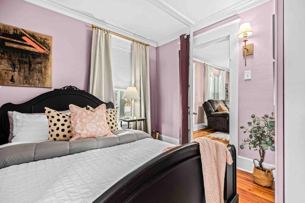 Eclectic Bungalow in the Heart of Royal Oak photo 3