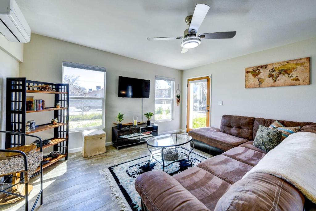Vacation Home with Hot Tub and Pool Near Joshua Tree! photo 4