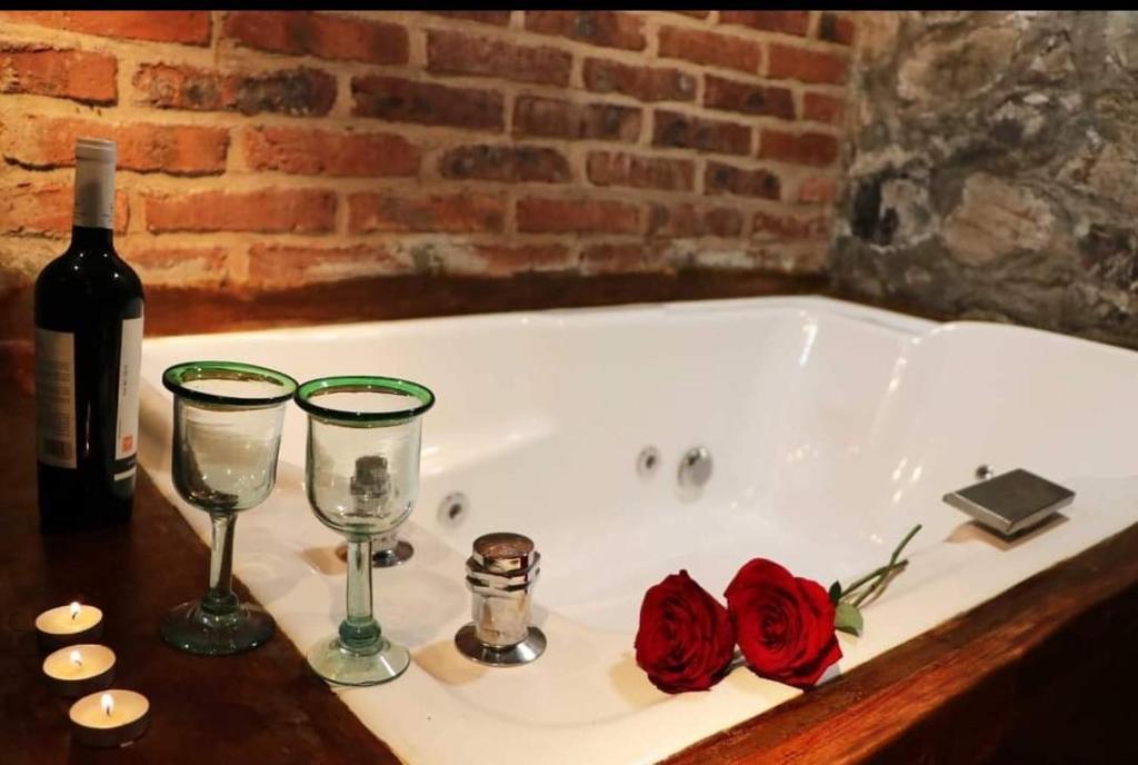 Hotel chalets BUGAMVILLAS jacuzzi photo 1