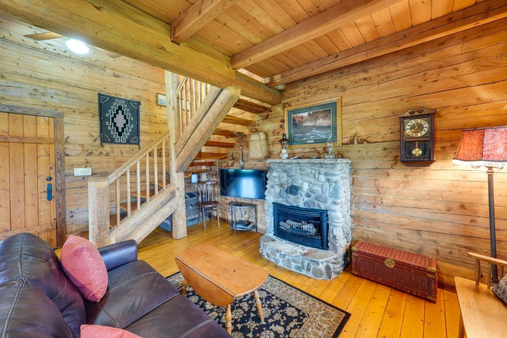 Blue Sky Cabin in Sequim with Private Hot Tub! photo 3