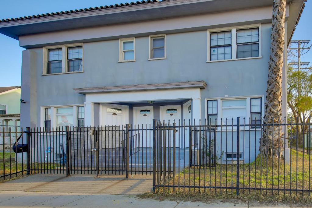Sunny California Retreat Near Knotts Berry Farm! photo 2
