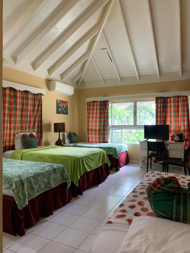 Family Comfort in Jamaica - Enjoy 7 miles of White Sand Beach! villa photo 1