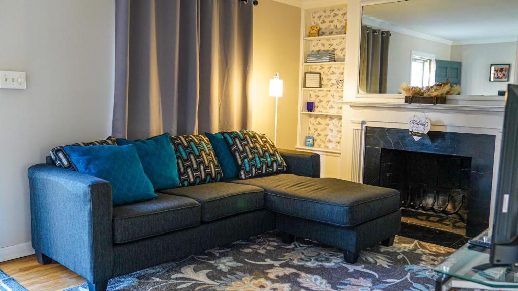 Stylish 3BR Historic Charm, Walk to Franklin Park image