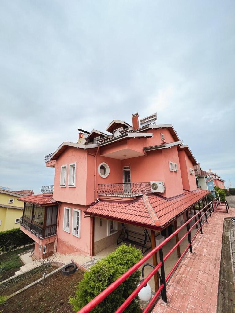 Rose villa