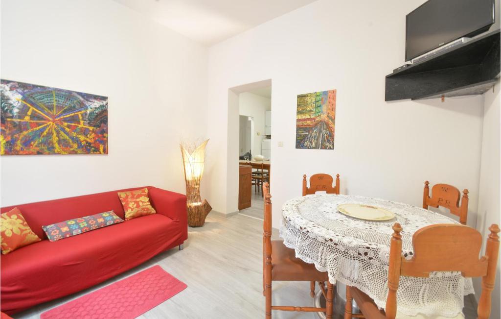 Beautiful Apartment In Spotorno With 3 Bedrooms photo 2