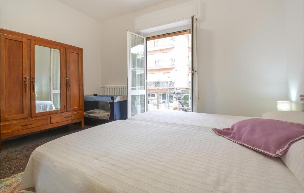 Beautiful Apartment In Spotorno With 3 Bedrooms photo 3