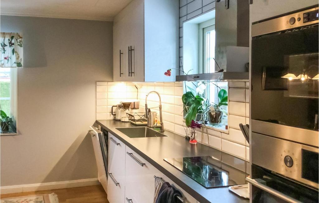 Nice Apartment In Sigtuna With 2 Bedrooms And Wifi photo 3