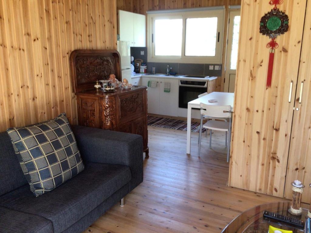 Pervolaris Cottages 1 photo 4