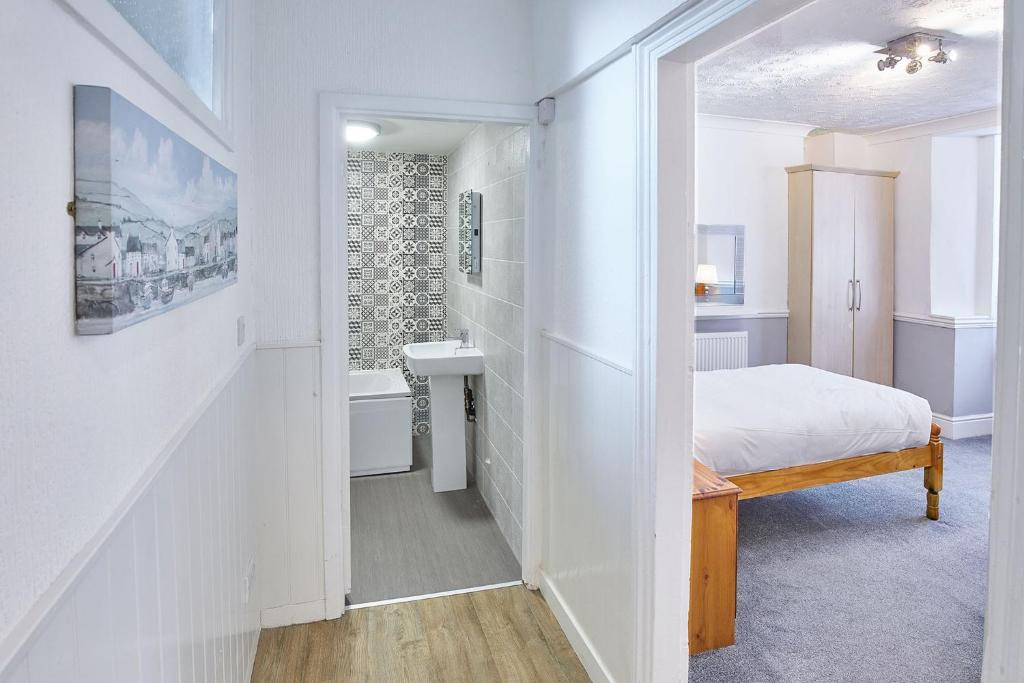 Apartment 1 at Khyber Lodge Holiday Apartments Whitby - Tap to explore photos