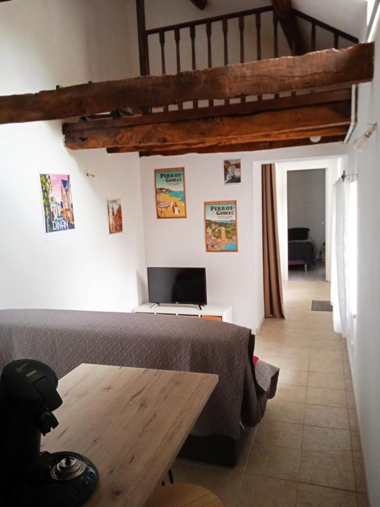 Charmante maisonnette proximité cité médiévale et bords de Rance