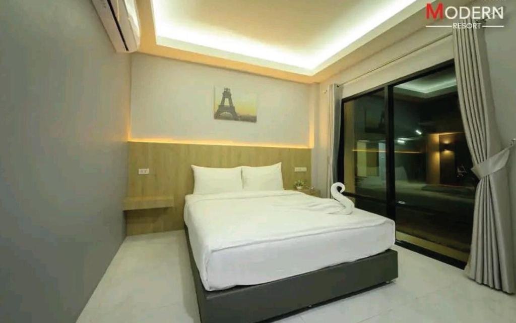Modern Resort photo 3