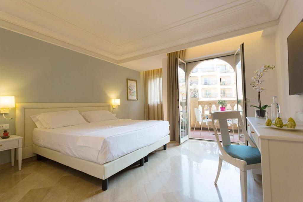 Hellenia Yachting Hotel & SPA photo 2