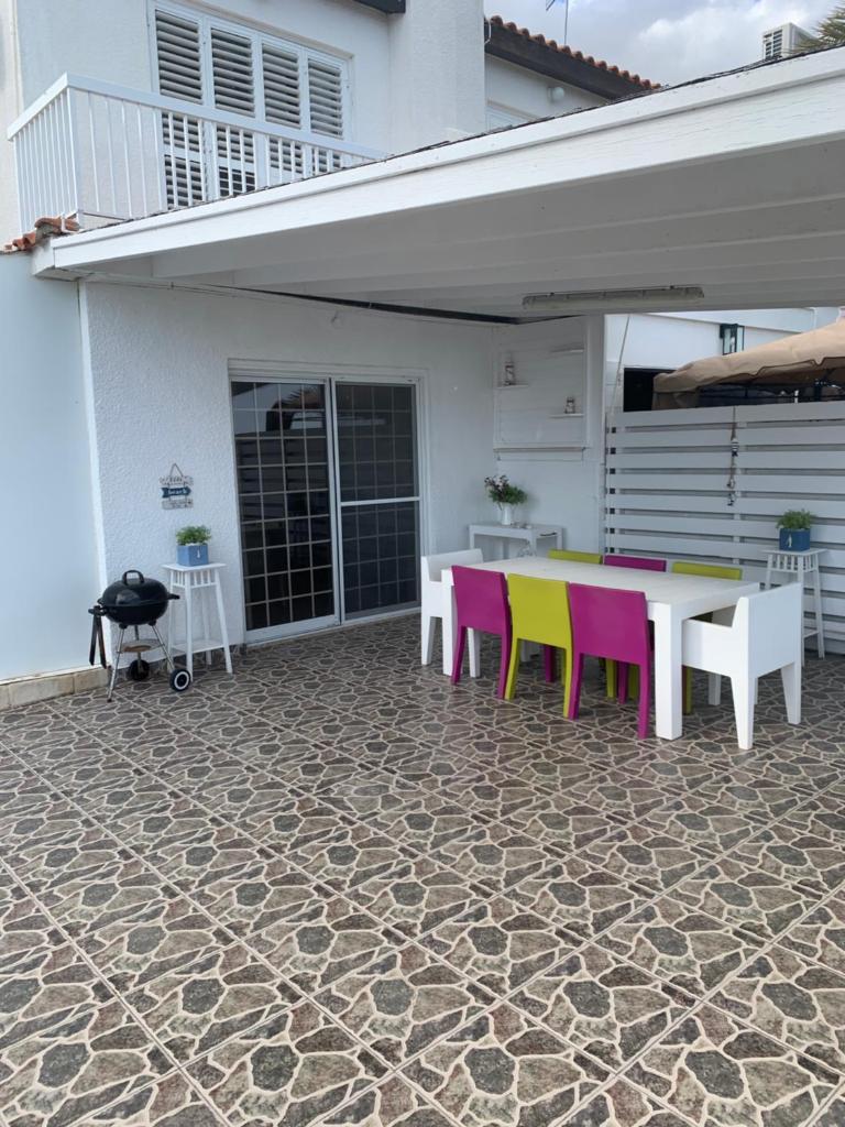 Seafront Beach House photo 2
