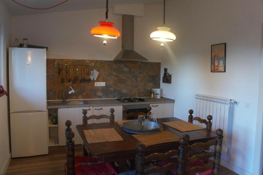 Amazing 4-Bed Cottage lost in Montseny Nature photo 4