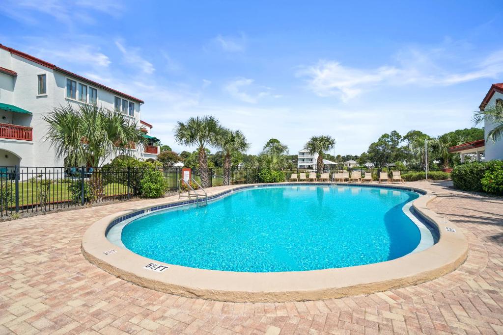 St Thomas Square by Panhandle Getaways photo 4