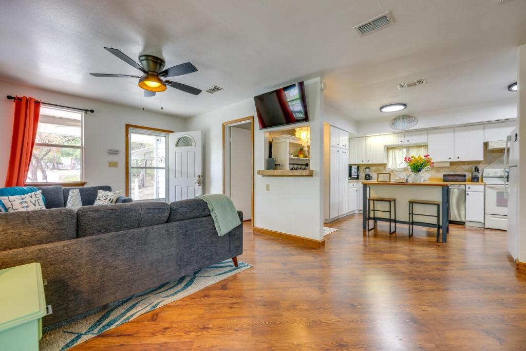 Family Canyon Lake Home with Fire Pit and Grill! photo 4