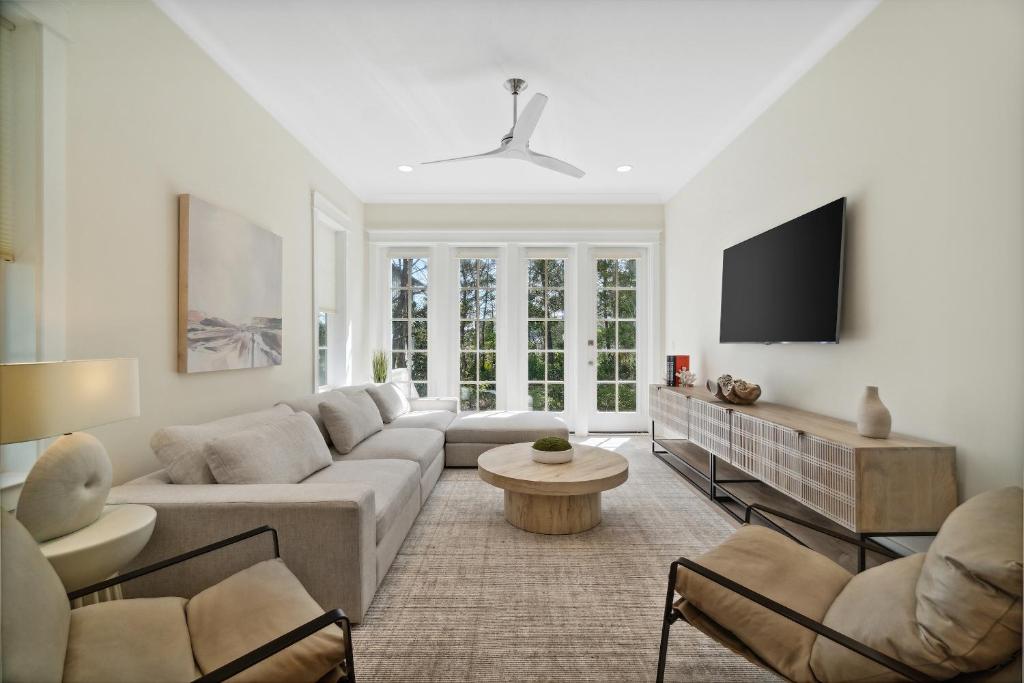 30A Pet Friendly Beach House - Harlies House by Panhandle Getaways photo 3
