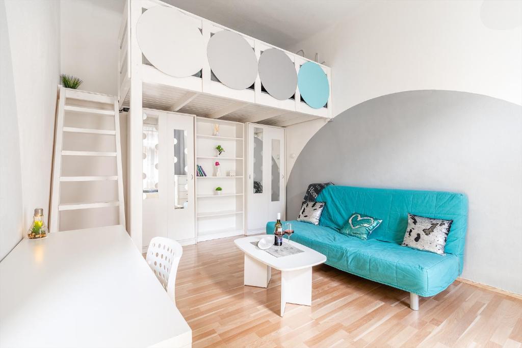 Sunny Dots Apartment - FREE PARKING!, Budapest
