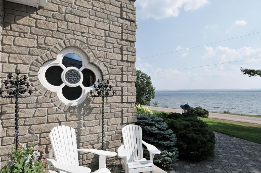 Greystone on Golden Lake photo 2