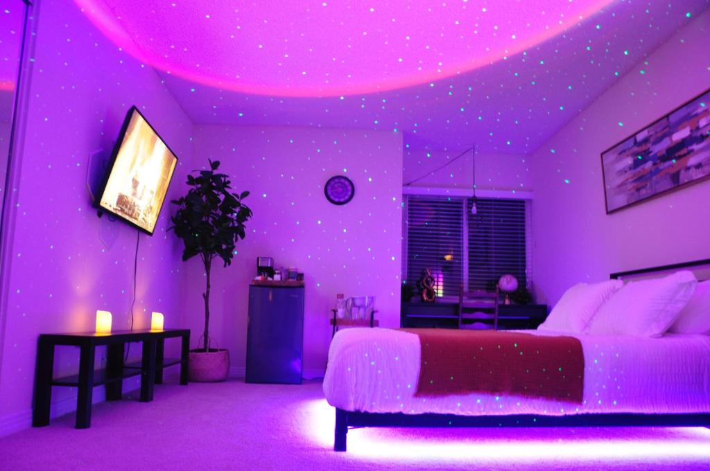 Exclusive Private Room in the Shared Apartment by the Ocean photo 3