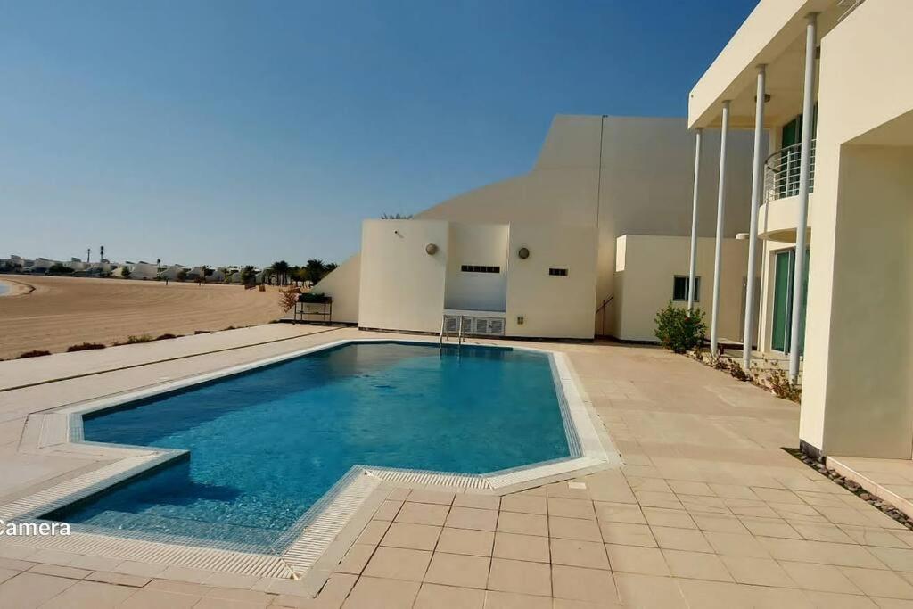 Family friendly house in Bahrian photo 2