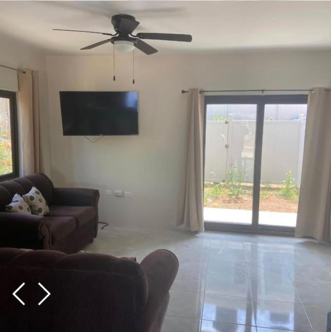 2 Bedroom House photo 2