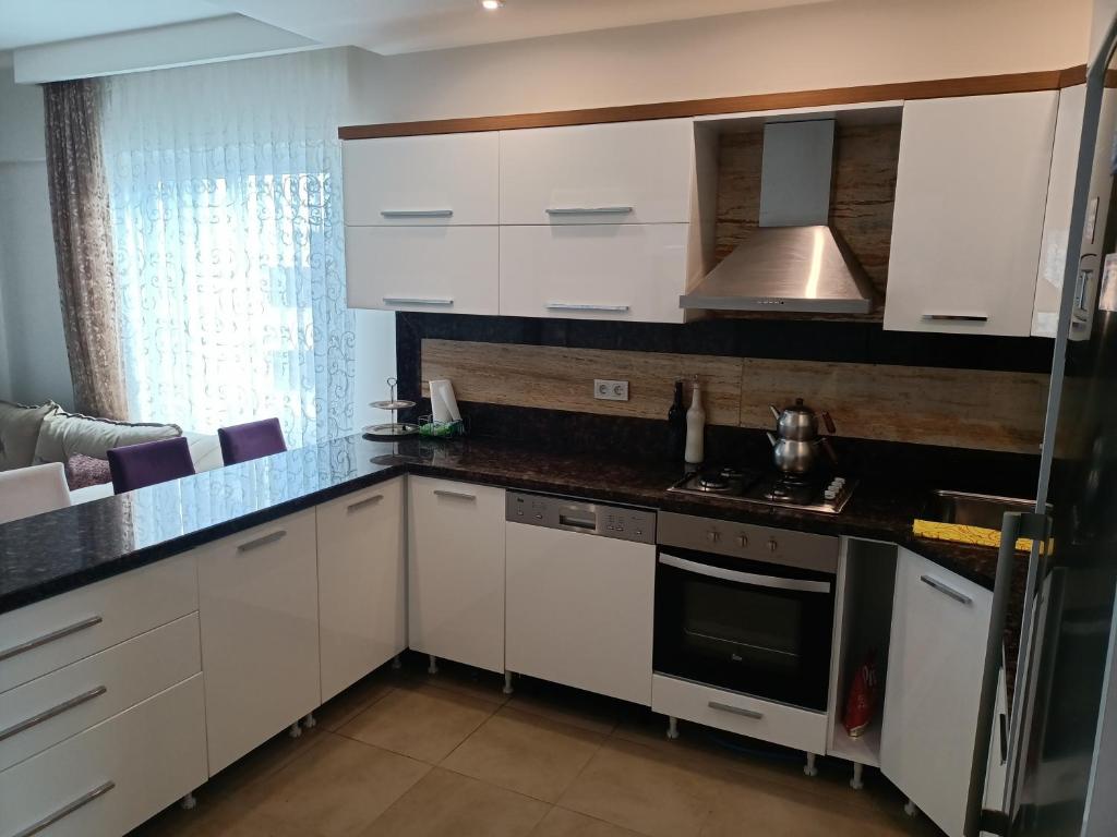 QUEENABA SiTESi photo 3