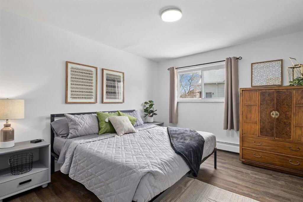 Brand New 1BR Flat, Cozy King Suite image