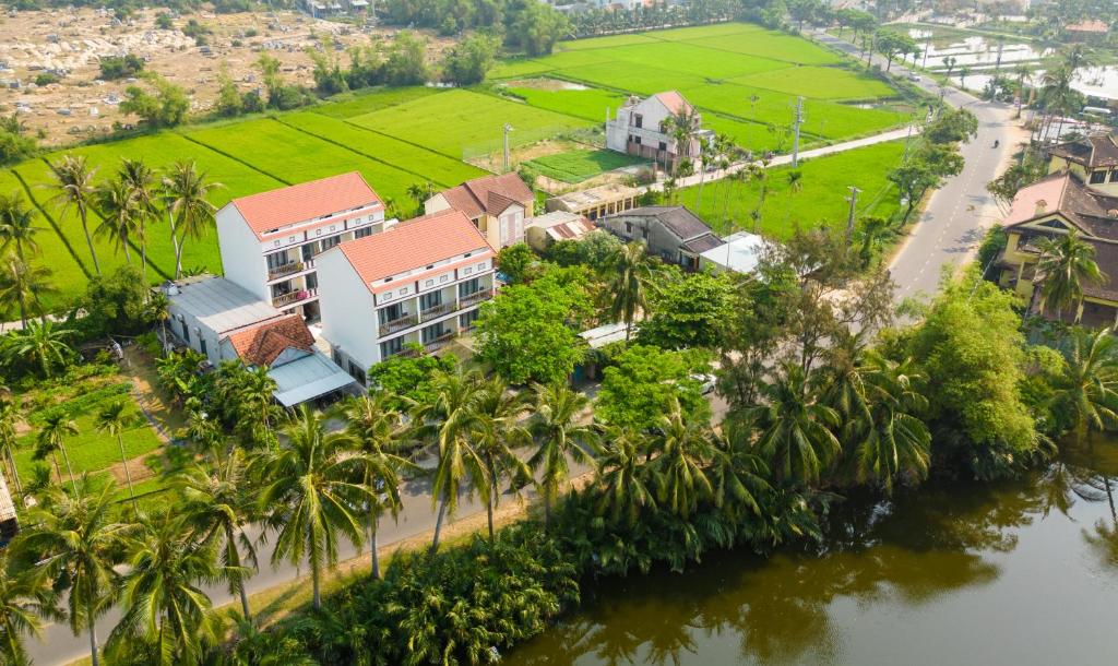 Hoi An Emerald Riverside Villa