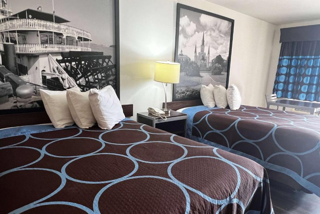 Super 8 by Wyndham Slidell image