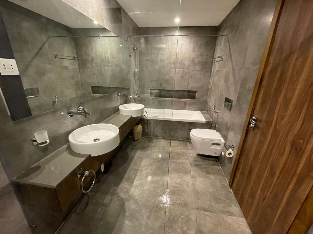 Modern Heights Room Type - One-Bedroom Suite