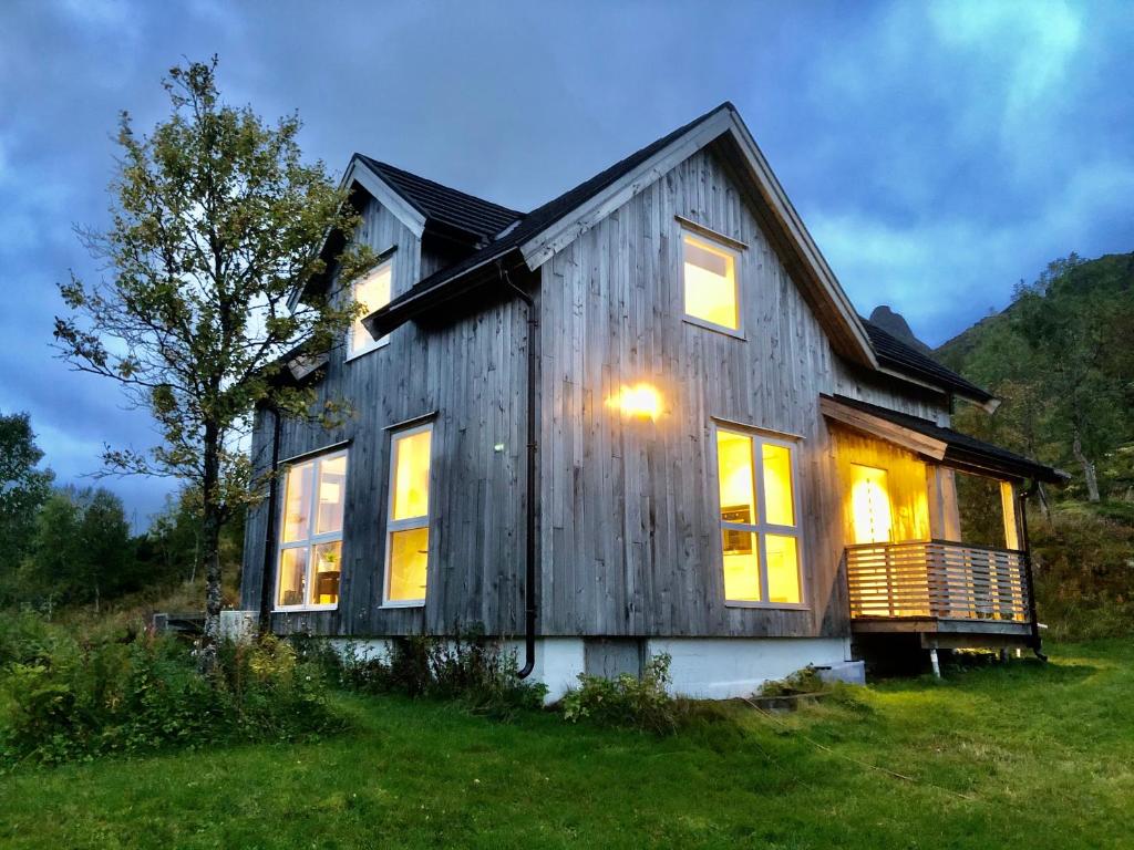 Lofoten and Vesterålen Kveldro photo 1