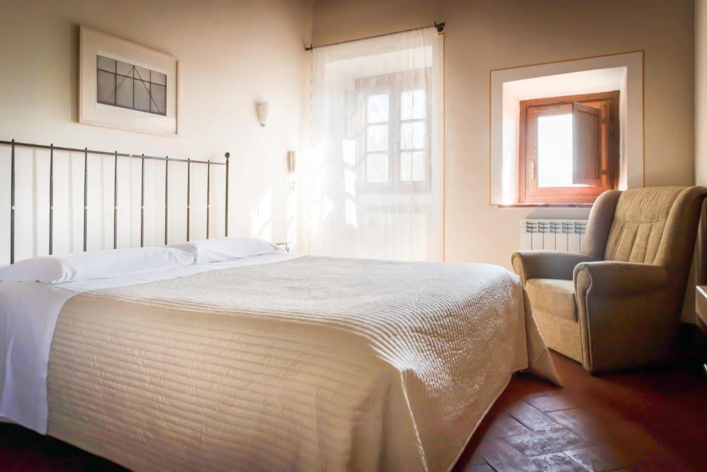 Albergo San Lorenzo - Tap to explore photos