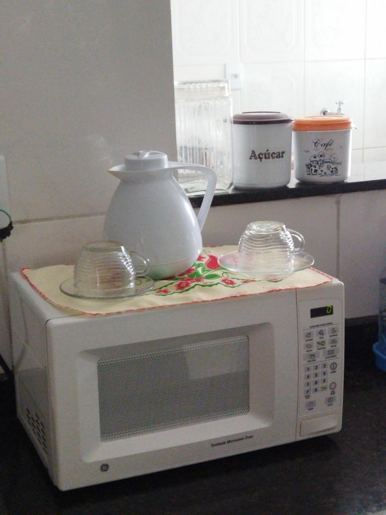 Apartamento de luxo com 2 quartos, sala com sacada, cozinha área de serviço e 1 banheiro social. photo 1