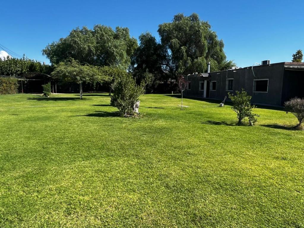 Alquilo casa quinta photo 2