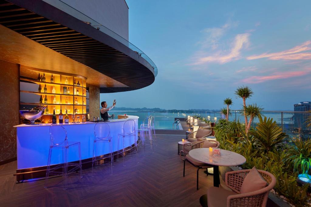 The Watson Premium HaLong Hotel