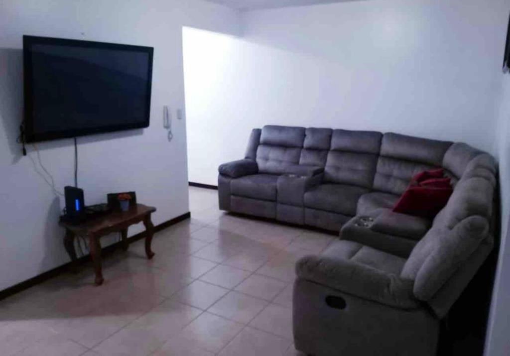 Beautiful Apartment w/ Balcony Family Friendly photo 4
