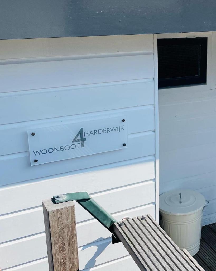Woonboot 4 Harderwijk photo 4