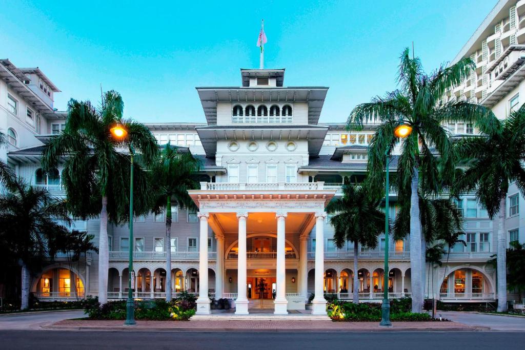 Moana Surfrider, A Westin Resort & Spa, Waikiki Beach image