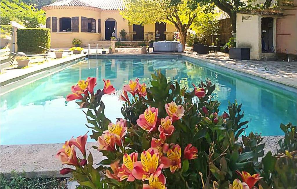 Amazing Apartment In Mornas With Outdoor Swimming Pool, Wifi And 1 Bedrooms