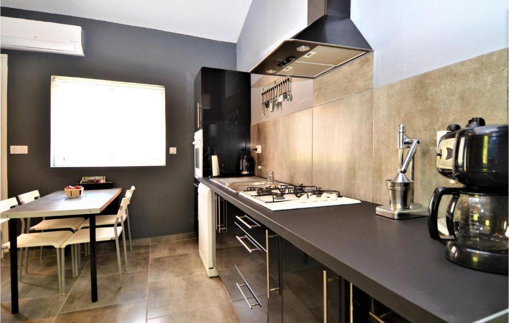 Amazing Apartment In Mornas With Outdoor Swimming Pool, Wifi And 1 Bedrooms photo 1