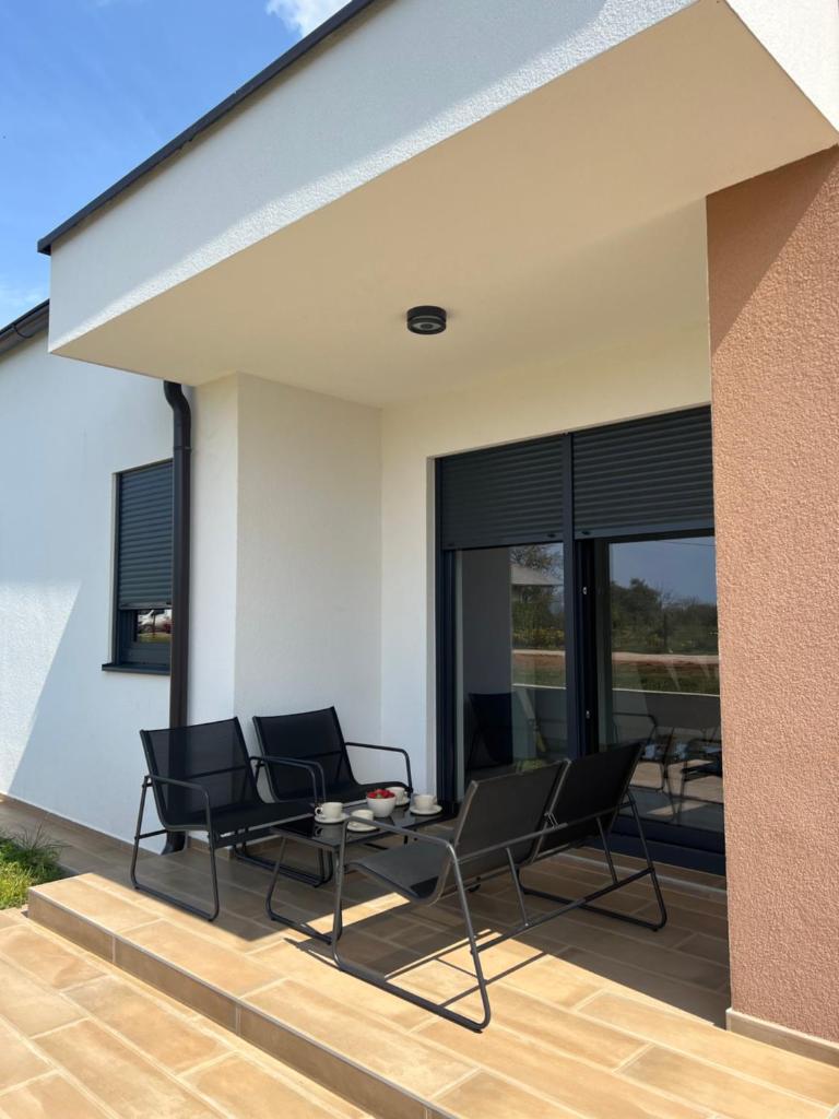 Modern Home Ula