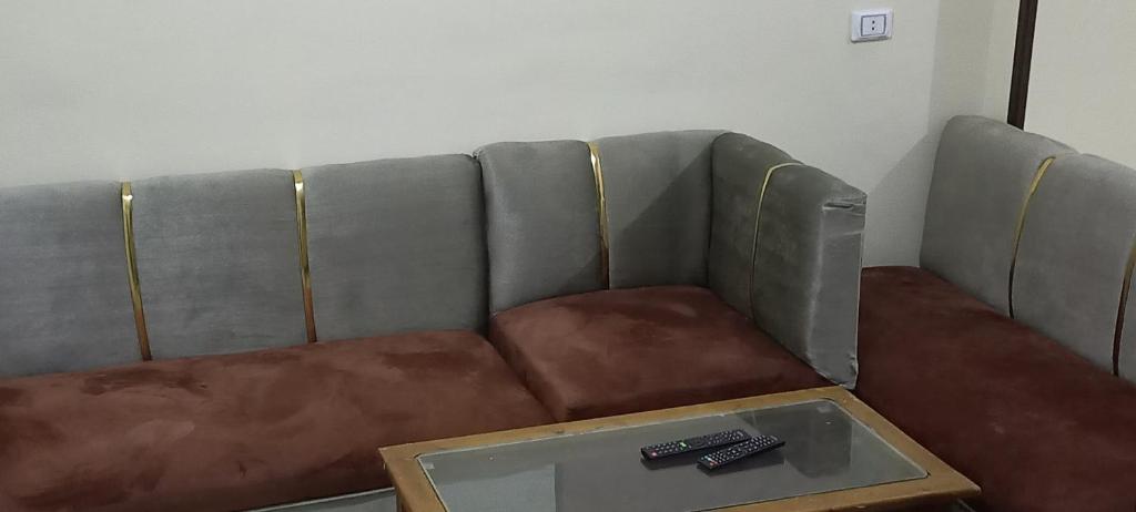 Ikea flat 4 photo 2