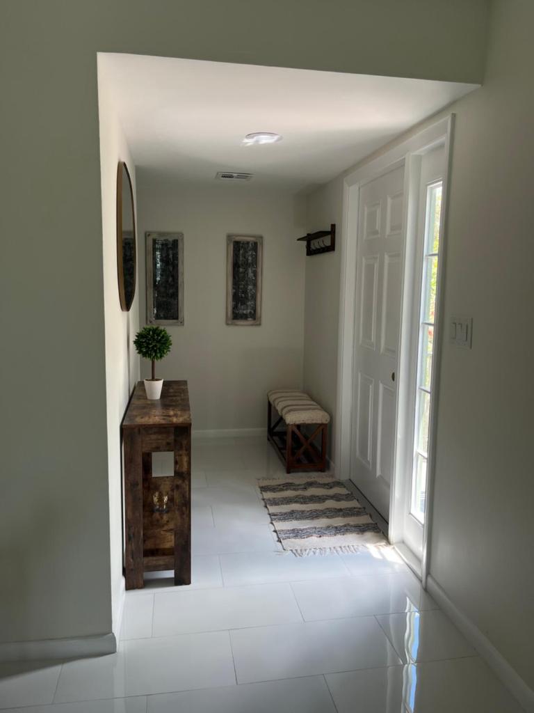 Great location with lake view photo 3