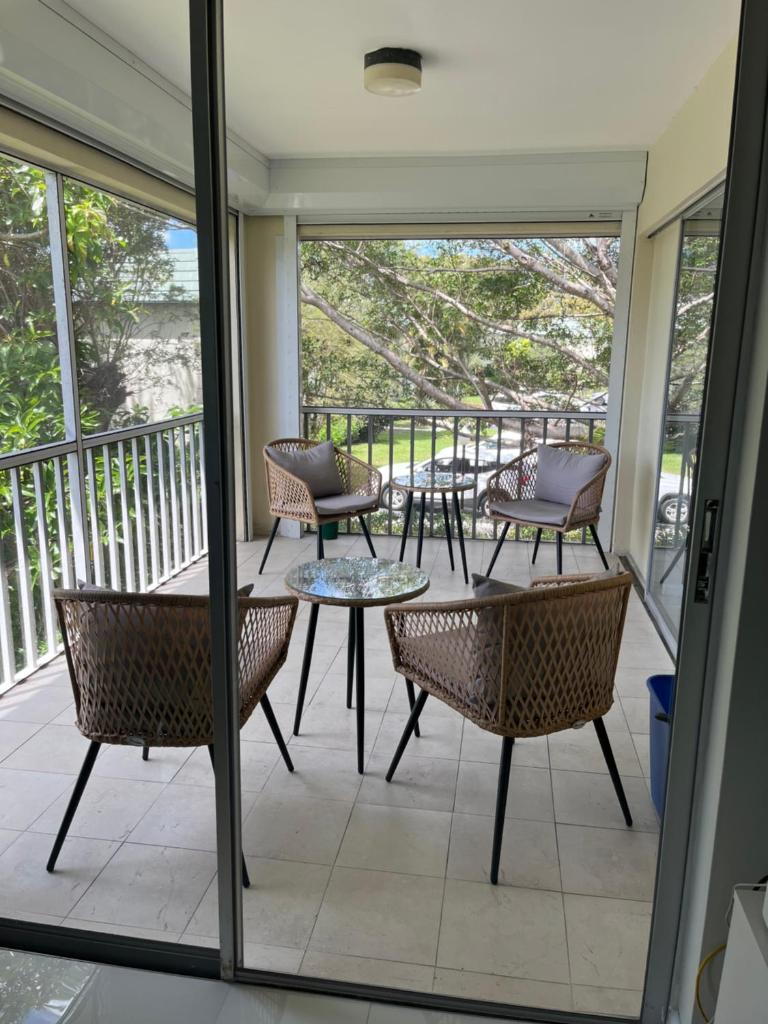 Great location with lake view photo 1