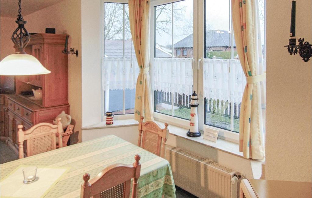 Amazing Home In Wurster Nordseekste With 3 Bedrooms And Wifi photo 4