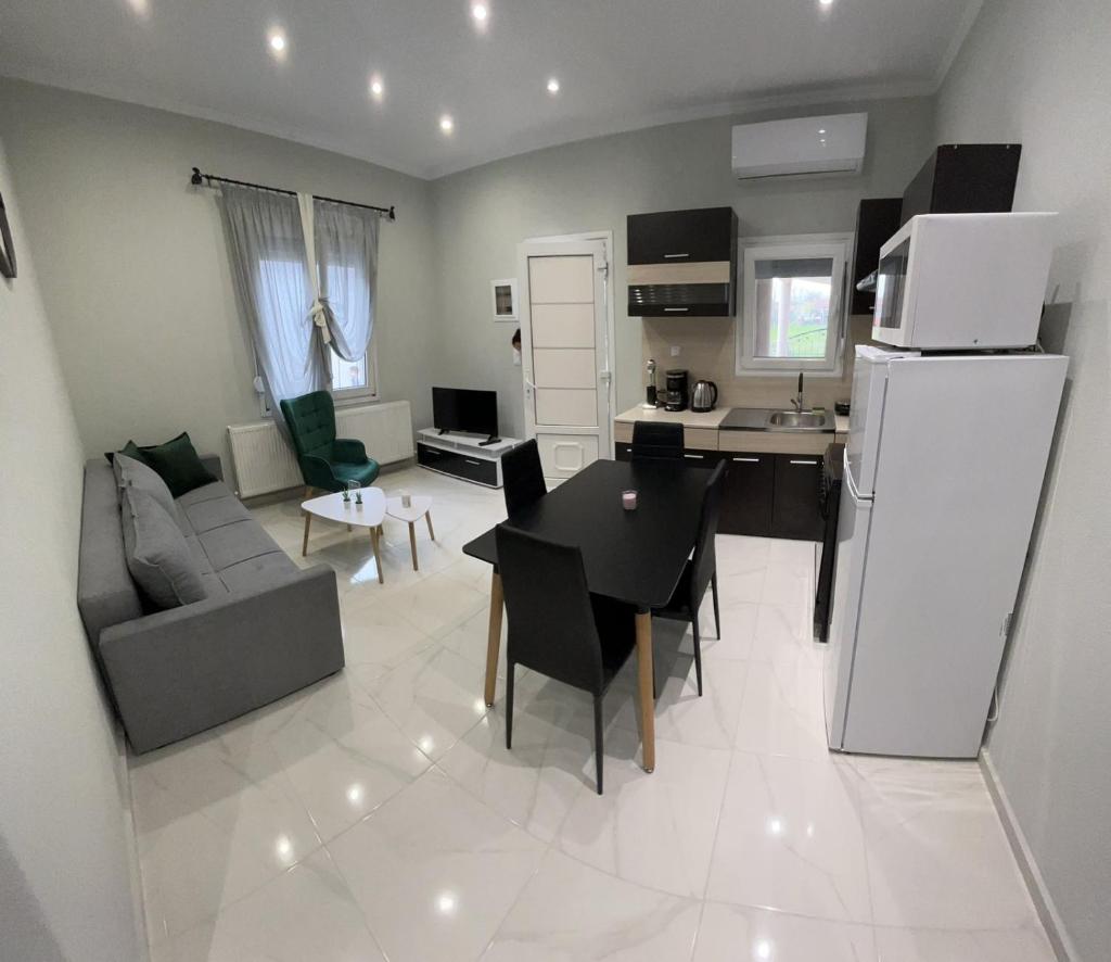 Christina Apartments photo 1