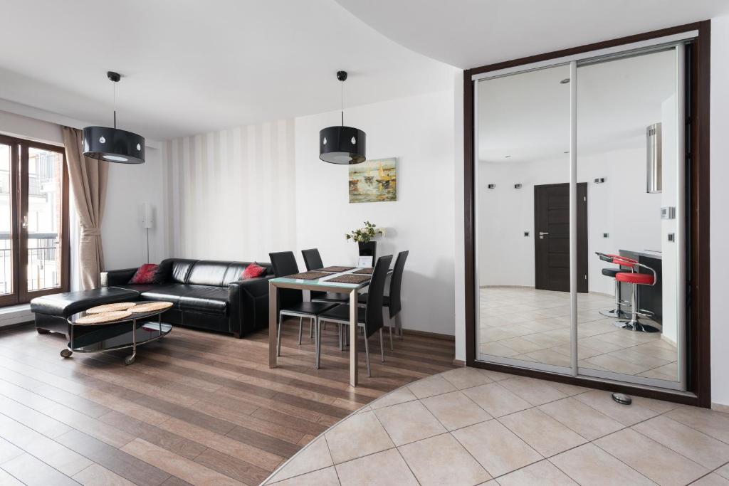 Апартаменты (Апартаменты Делюкс с 1 спальней (для 4 взрослых)), Apartamenty Apartinfo Szafarnia