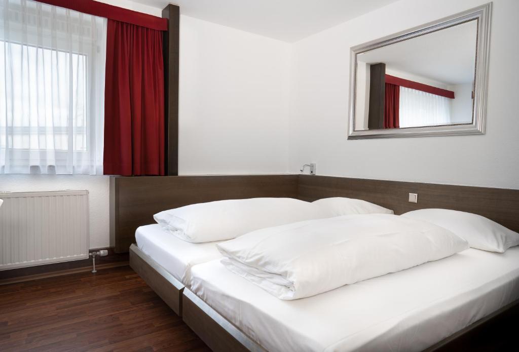eXo Individual Hotel Heilbronn - Tap to explore photos
